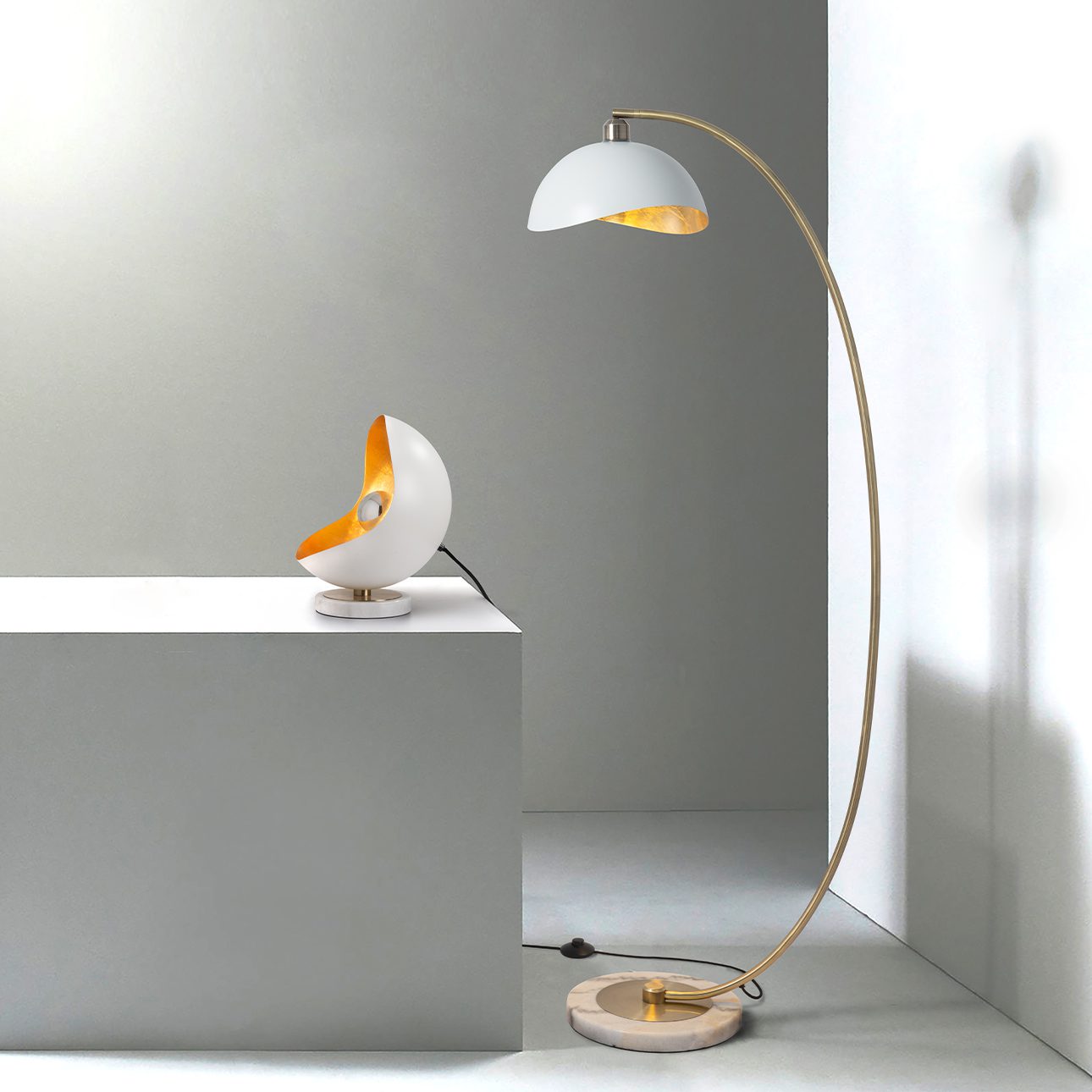 Luna Bella Chairside Arc Floor Lamp - Brass/Matte White/Gold Leaf
