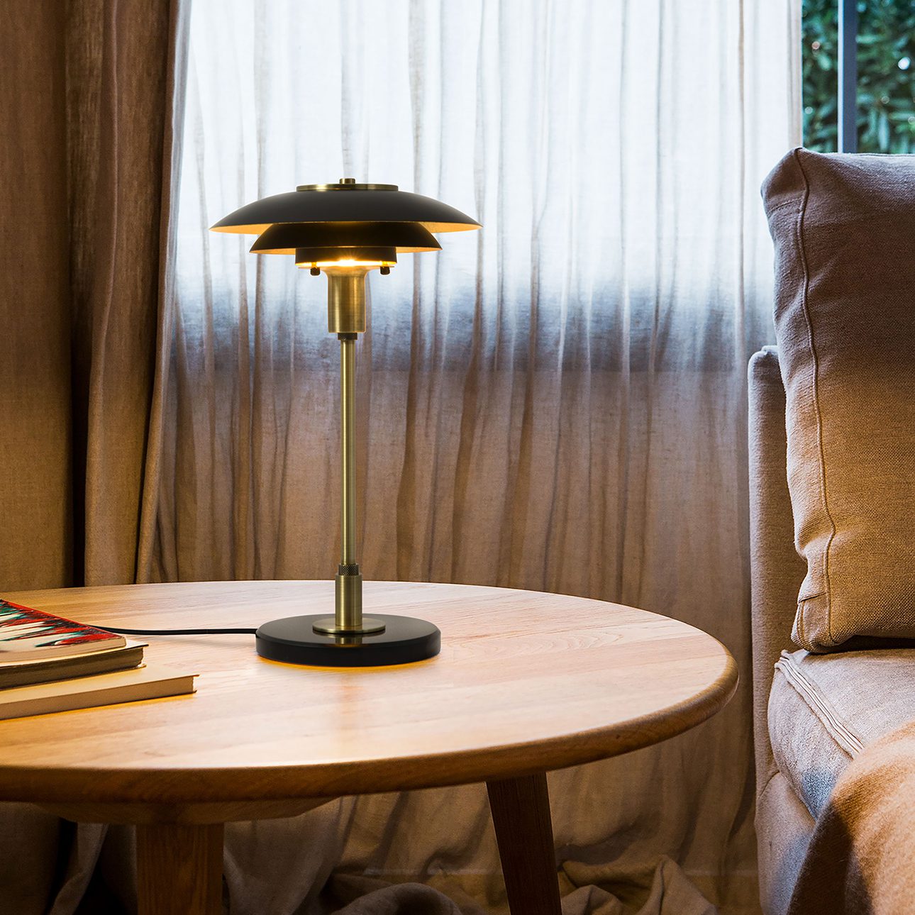 Rancho Mirage Table Lamp in Black Gold Brass